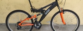 1.	Vrsta premičnine: rabljeno gorsko kolo
Znamka: Trax
Opis: črne barve, št. okv. FR001565051
2.	Vrs