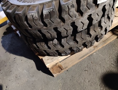 2 kosa  viličarska guma Ecosolid TR LOC 7.00-12 5.0