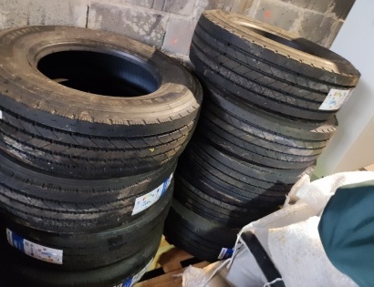 9 kosov pnevmatik  Sailun SAR 1 245/70 R17.5 143/141 J