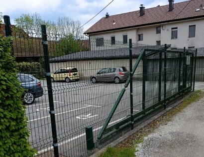 Drsna panelna ograja
