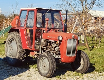 KMETIJSKI TRAKTOR IMT 5330 DE LUXE, S KABINO, STAREJŠI