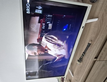 LED TV TESLA  100,00
