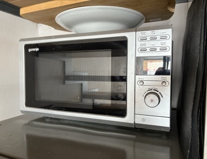 Mikrovalovna pečica Gorenje Combo