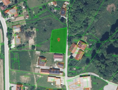 Nepozidano stavbno zemljišče - Pečke, 2321 Makole