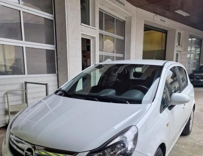 Opel Corsa 1,4 16V, letnik 2014
