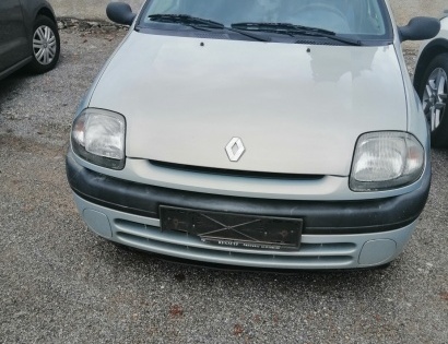 osebni avtomobil 
RENAULT CLIO 1.21
letnik 2000
prevoženi kilometri 150802