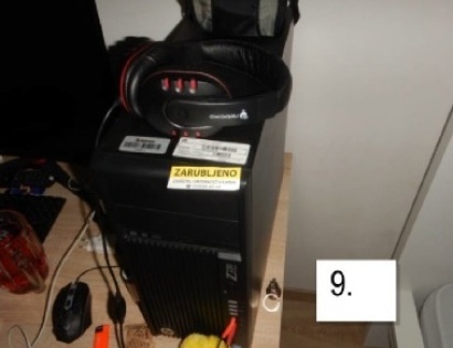 OSEBNI RAČUNALNIK, SN: C2651102YM + LCD ZASLON, SN: PNPN7JA012398