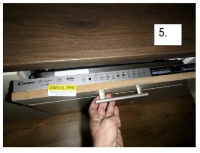 POMIVALNI STROJ CANDY BRAVA