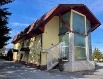 Proizvodni kompleks - Begunje pri Cerknici 67, 1382 Begunje pri Cerknici