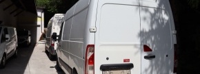 Tovorno vozilo Renault Master 2.3, letnik 2017, prevoženih 328457 km,  z vidnimi znaki obrabe.