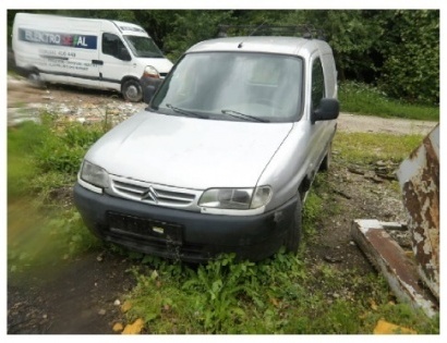vozilo:CITROEN BERLINGO FURGON 1.1 / i;reg.št:LJ41-HKZ;št.šasije:VF7MBHFXB65545373;leto pr.reg:2001-