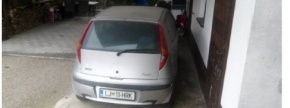 vozilo:FIAT PUNTO / 1.2;reg.št:LJ11-HRK;št.šasije:ZFA18800004613803;ključi:Izvršitelj NE razpolaga s