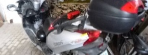 vozilo:KYMCO GRAND DINK 50;reg.št:CE65-RV;št.šasije:RFBS9000051300300;ključi:Izvršitelj NE razpolaga