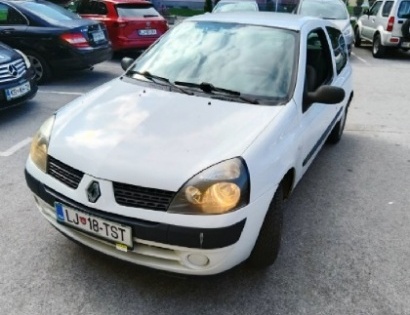 vozilo:RENAULT CLIO / 1.2;reg.št:LJ18-TST;št.šasije:VF1CB0FCF29304688;ključi:Izvršitelj NE razpolaga