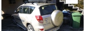 vozilo:TOYOTA RAV 4 / 2.2 / D;reg.št:GODR-404;št.šasije:JTMBA31V006048578;ključi:Izvršitelj NE razpo