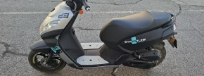 Vrsta prevoznega sredstva: rabljen dvokolesni moped 
Znamka: Peugeot Kisbee 50 / 25
Datum prve regis