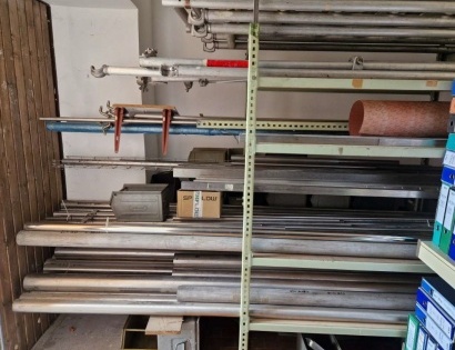 Zaloge: vzmeti, vijaki, cevi, Tkosi, kapice, spojke ...